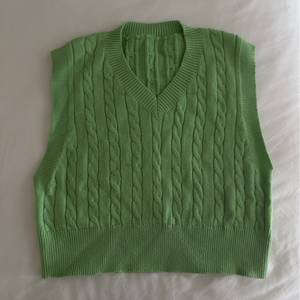 Green Cable Knit Sleeveless Sweater